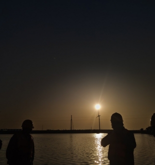 光阴如骏马加鞭，把握。